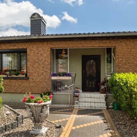 Appartement Snug In With Terrace Grevesmuehlen