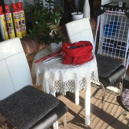 Appartement Snug In With Terrace Grevesmuehlen