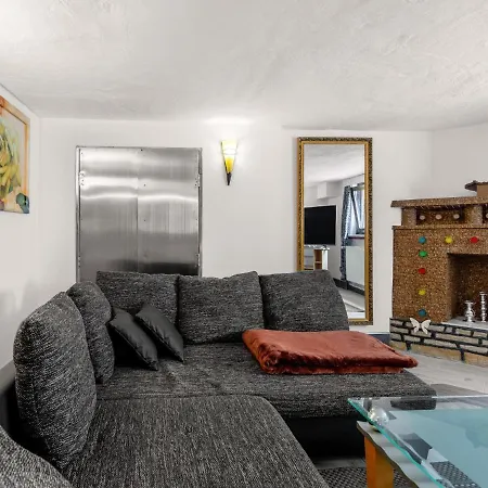 Snug In With Terrace Appartement