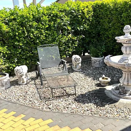 Appartement Snug In With Terrace Grevesmuehlen