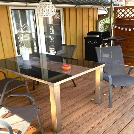 Appartement Snug In With Terrace Grevesmuehlen